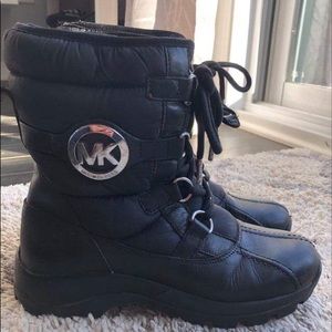 MK winter boots